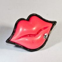 Kissing Mouth Ring Pink
