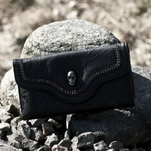 Skull Clutch Black