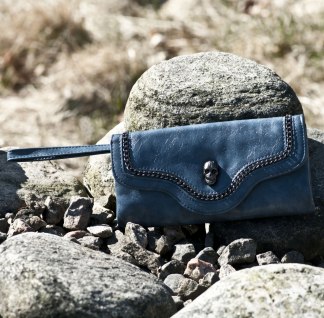 Skull Clutch Blue