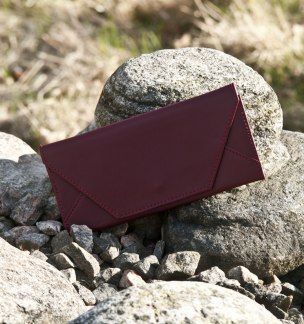 Clutch Dark Red