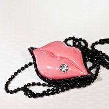 Kissing Mouth Necklace Pink