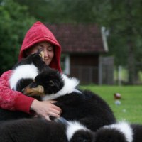 Sofie busar med valpgänget