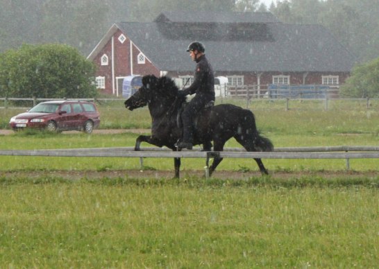 Man riktigt ser hur det öser ner.