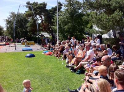 Mycket folk stora som små...