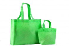 Non-woven är ett vatten- och smutsavstötande, mer hållbart, slitstarkt och prisvärt materiel vilket garanterar maximal exponering av ert varumärke!
