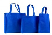 Shoppingväskor och påsar i olika storlekar och färger