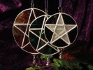 Handgjorda Pentagram i glas, 6 / 8 / 10 cm diameter. 125:- / 180:- / 225:-