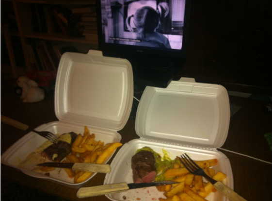 Take away från Tröls. Köttabit och pommes framför Homeland på SVT play.