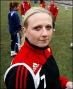 Det blev en storseger för Petra Blückerts Sund i premiären. Hela 8-0 i baken fick gästande Remsle resa tillbaka till Sollefteå med.